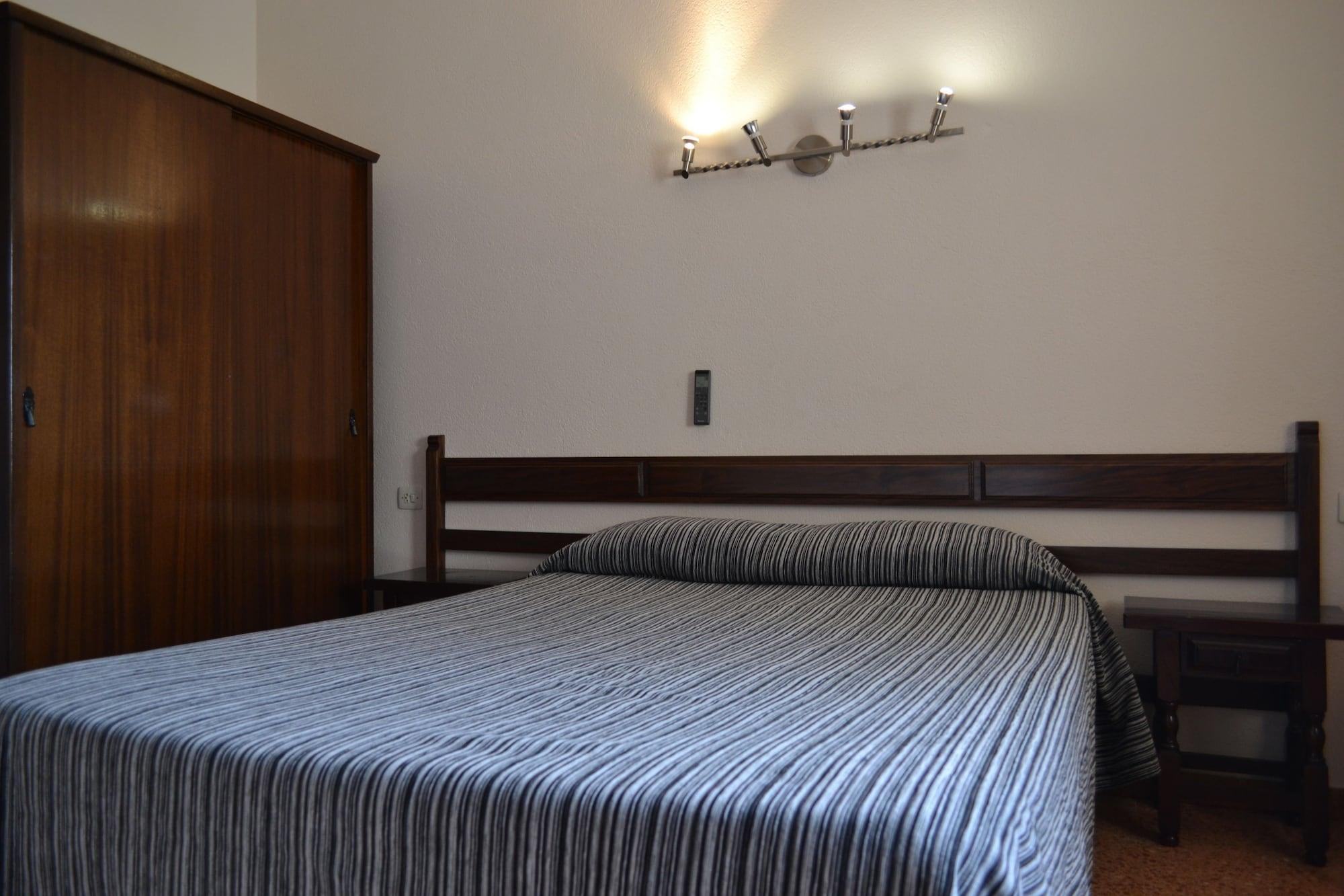Hostal L'Esplai Viladamat Ngoại thất bức ảnh