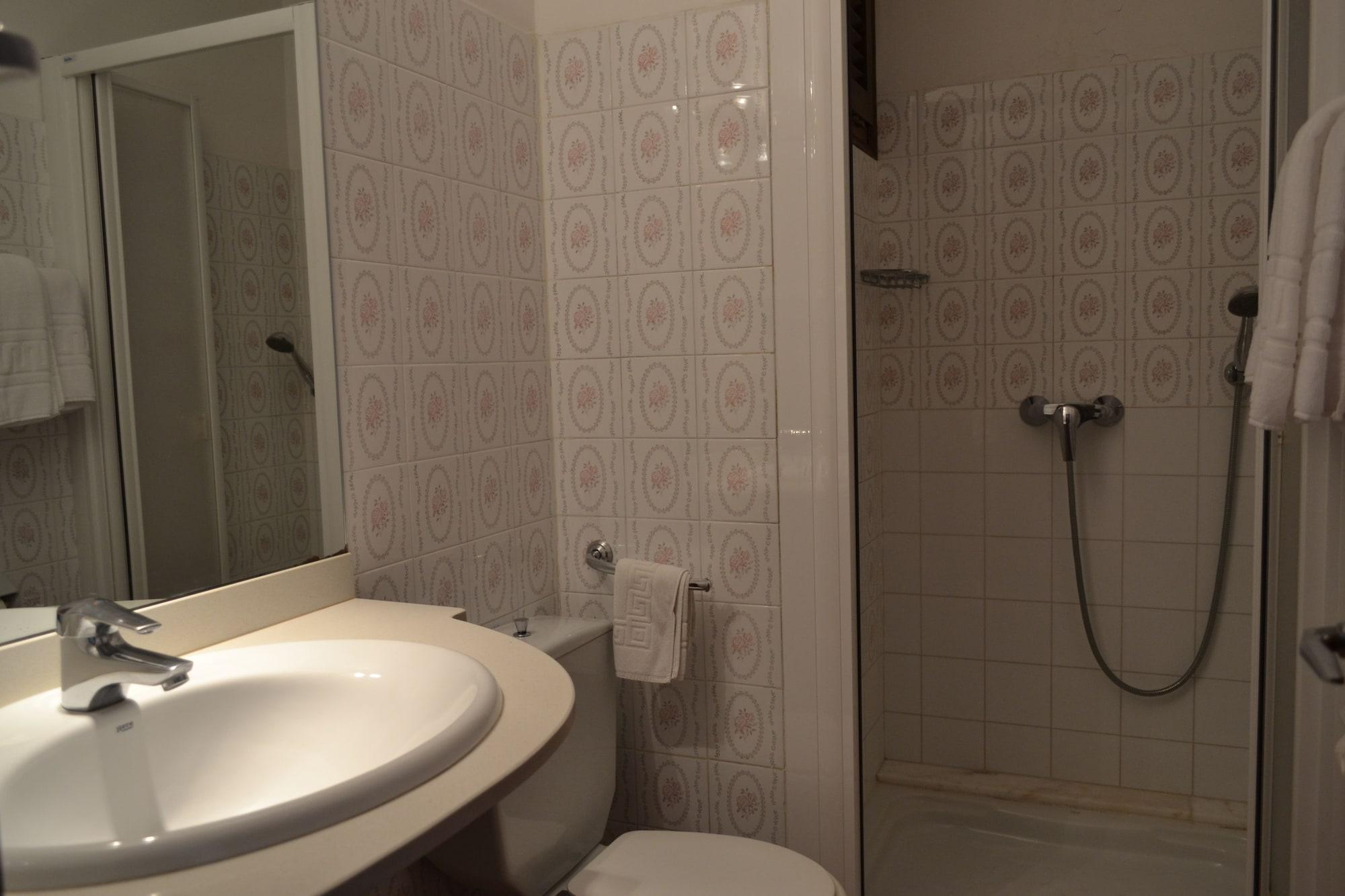 Hostal L'Esplai Viladamat Ngoại thất bức ảnh