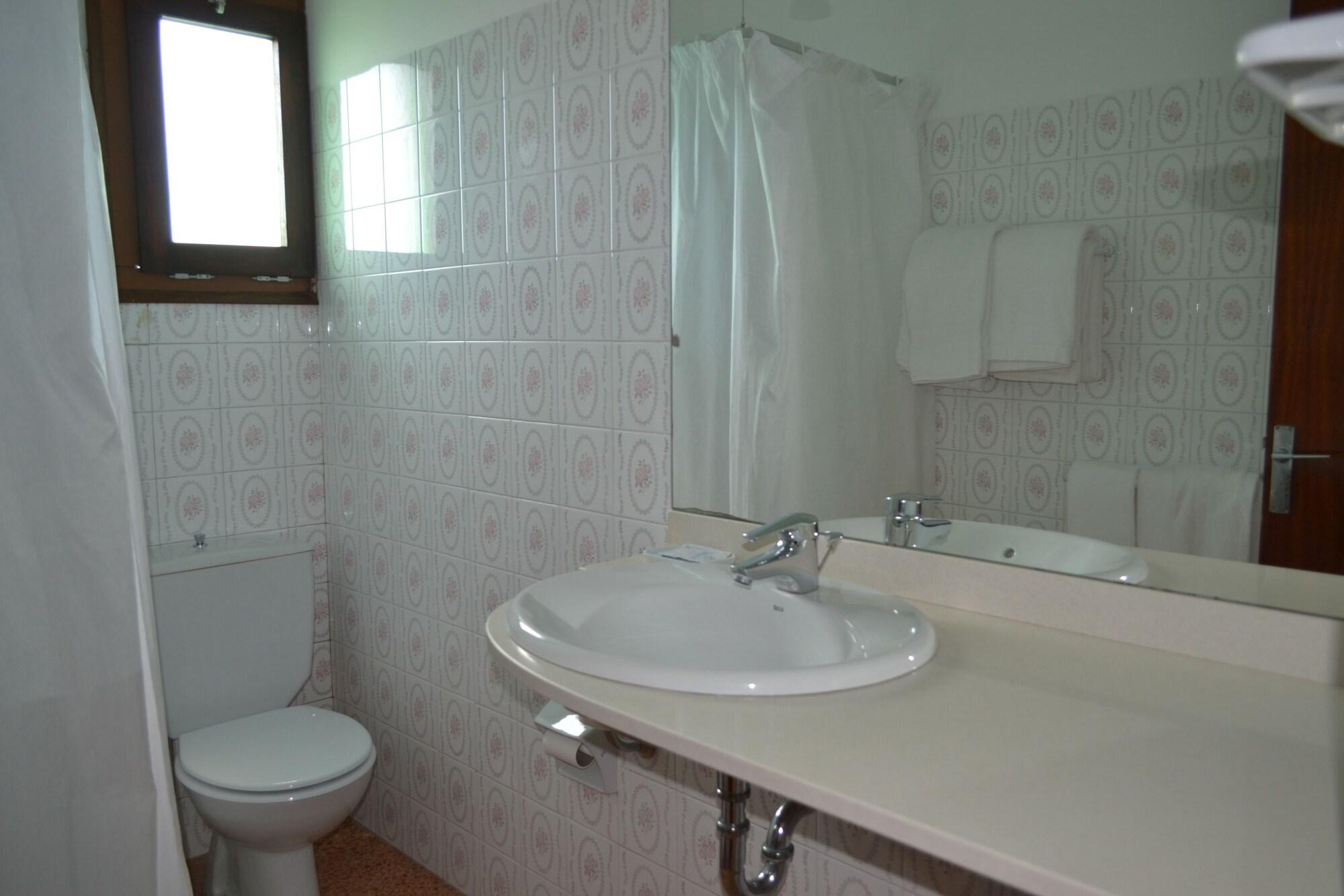 Hostal L'Esplai Viladamat Ngoại thất bức ảnh