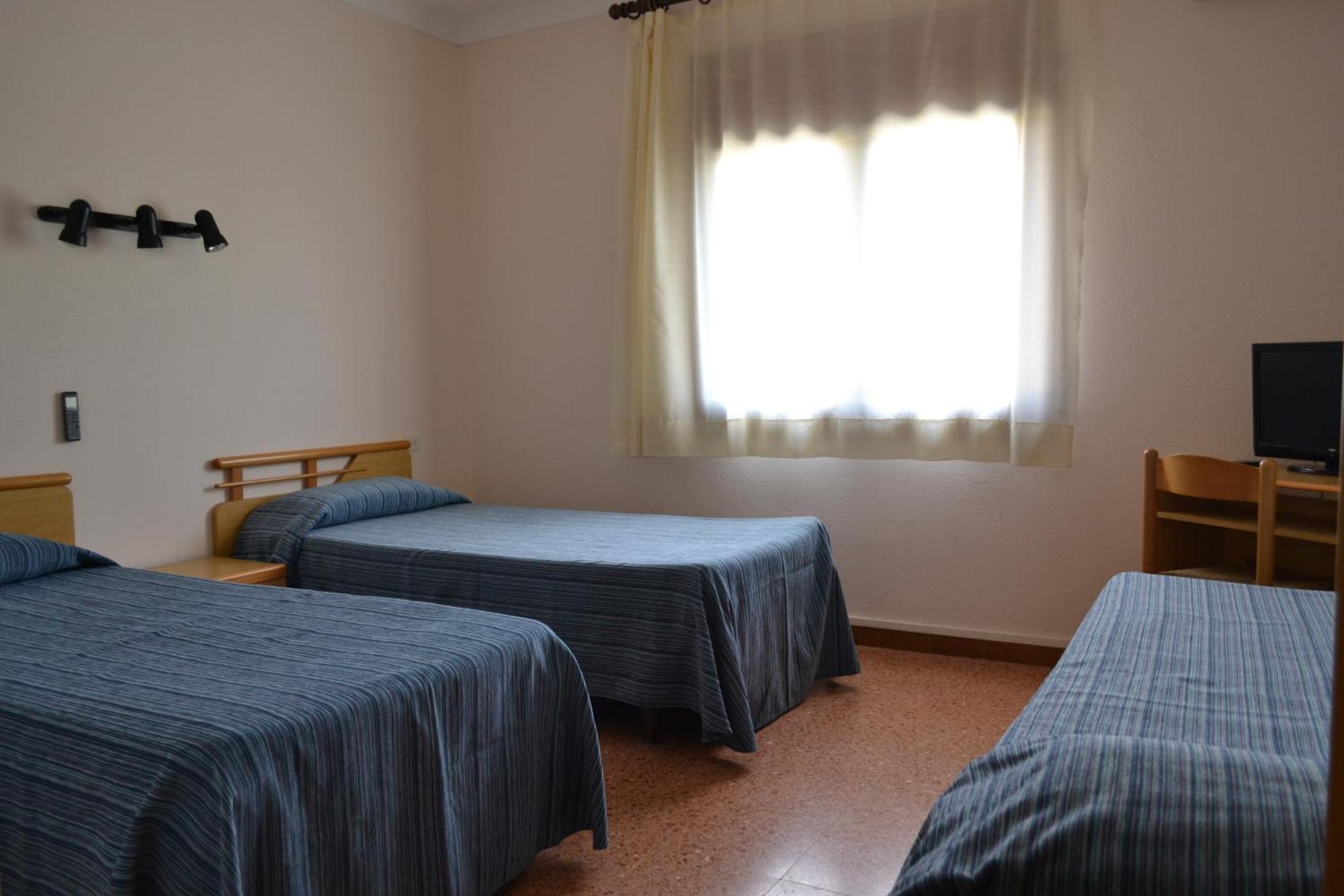 Hostal L'Esplai Viladamat Phòng bức ảnh